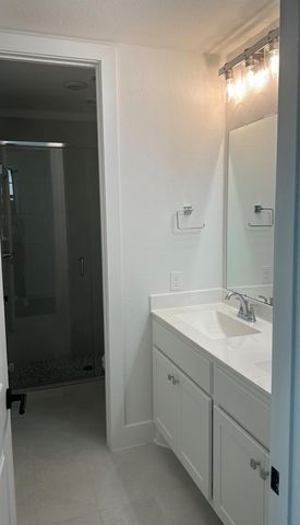 3218 Royal Oaks Hollow Lane, Houston, TX 77082