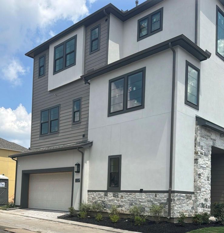 3218 Royal Oaks Hollow Lane, Houston, TX 77082