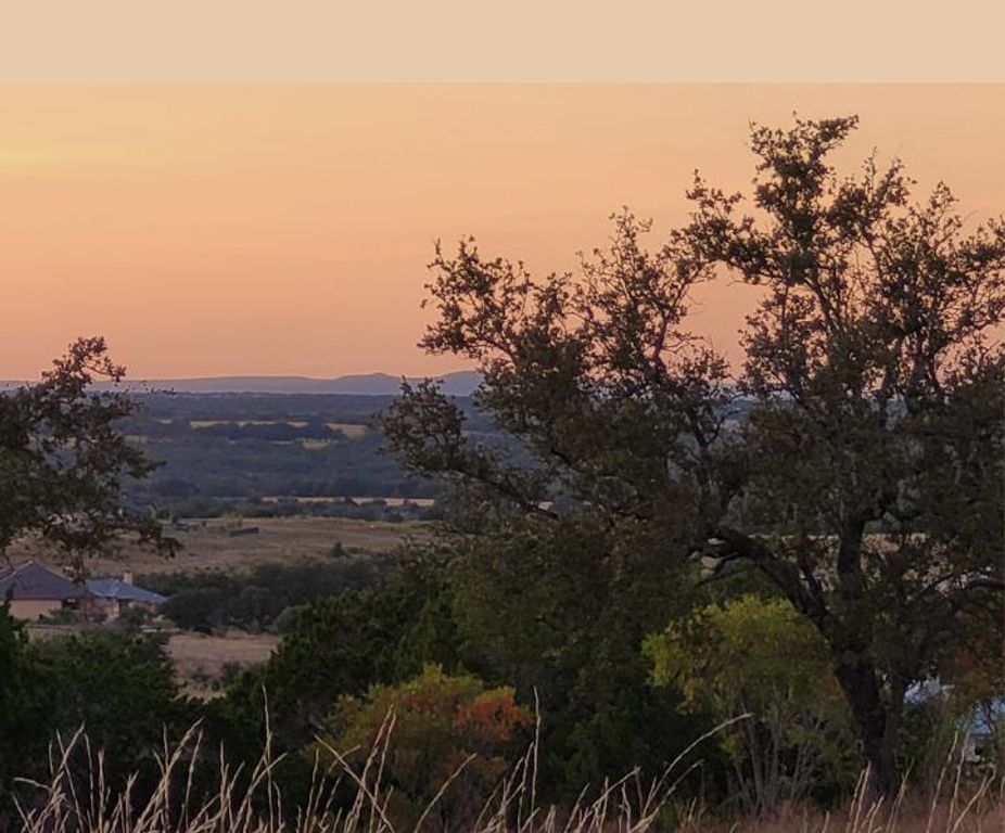 261 Cedar Mountain DR, Spicewood, TX 78669