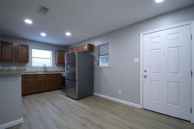 3007 W SLAUGHTER LN B, Austin, TX 78748