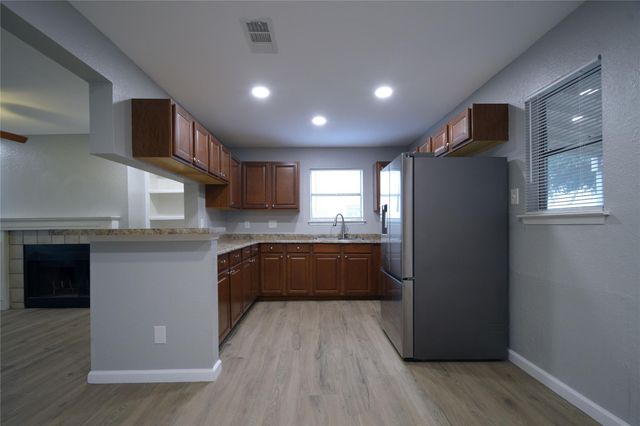 3007 W SLAUGHTER LN B, Austin, TX 78748