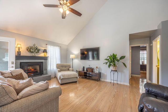 2050 Old Higbee Mill Road, Lexington, KY 40514