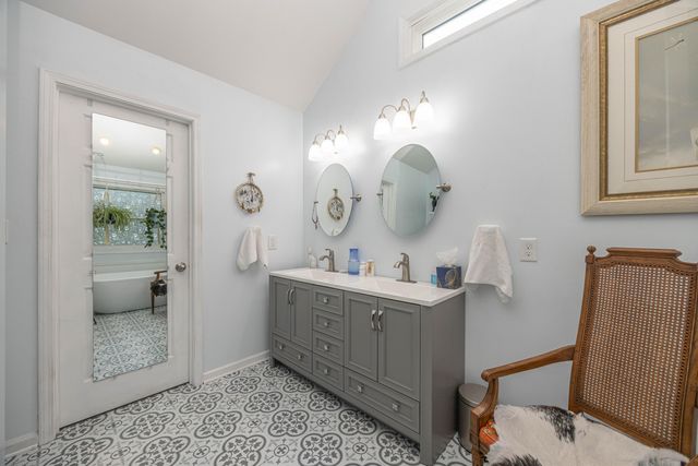 2050 Old Higbee Mill Road, Lexington, KY 40514