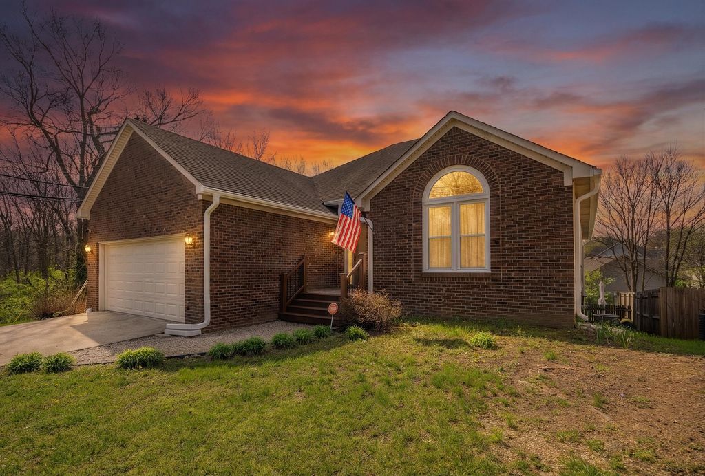 2050 Old Higbee Mill Road, Lexington, KY 40514