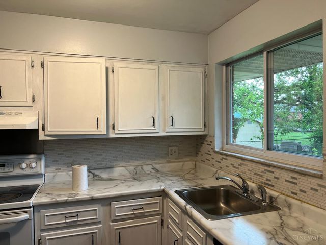 975 Glasgow Drive, Forest Park, OH 45240