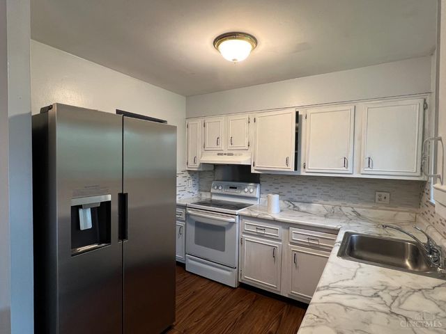 975 Glasgow Drive, Forest Park, OH 45240