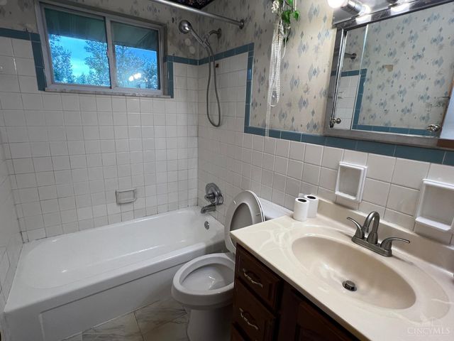 975 Glasgow Drive, Forest Park, OH 45240