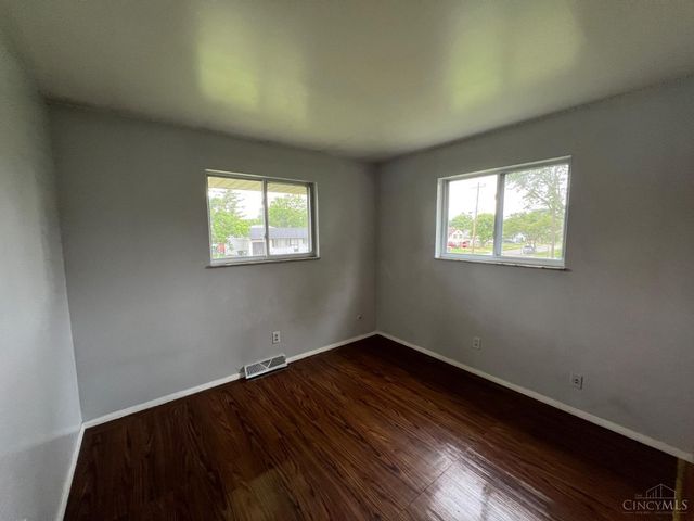 975 Glasgow Drive, Forest Park, OH 45240