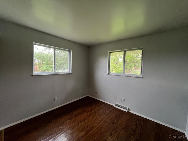 975 Glasgow Drive, Forest Park, OH 45240