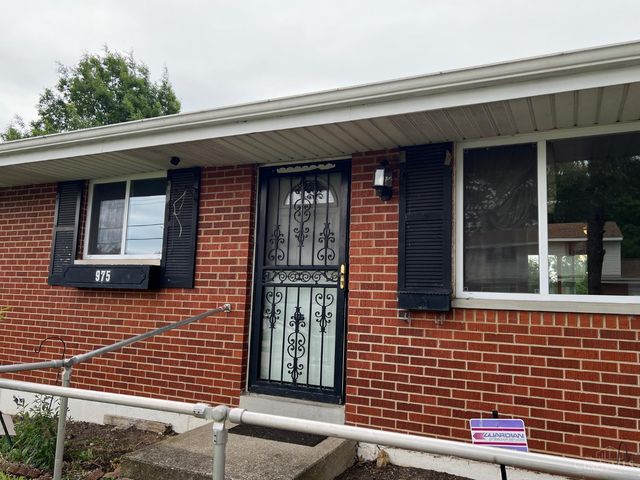 975 Glasgow Drive, Forest Park, OH 45240