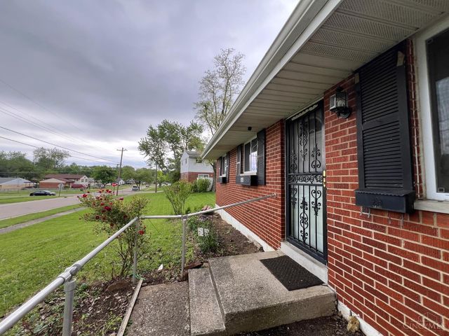975 Glasgow Drive, Forest Park, OH 45240