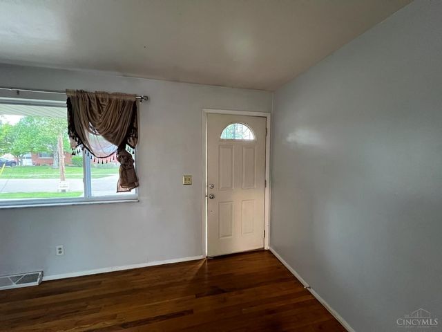 975 Glasgow Drive, Forest Park, OH 45240