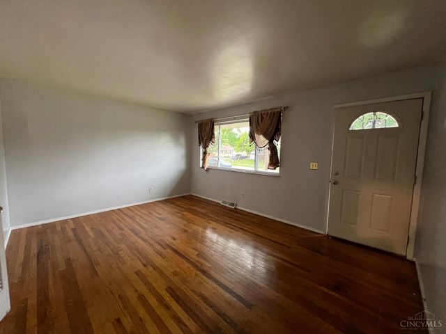 975 Glasgow Drive, Forest Park, OH 45240
