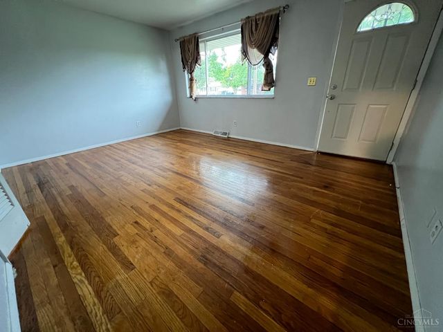 975 Glasgow Drive, Forest Park, OH 45240