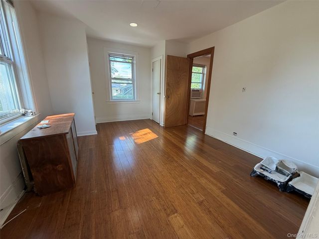 837 White Plains Road 3R, Scarsdale, NY 10583