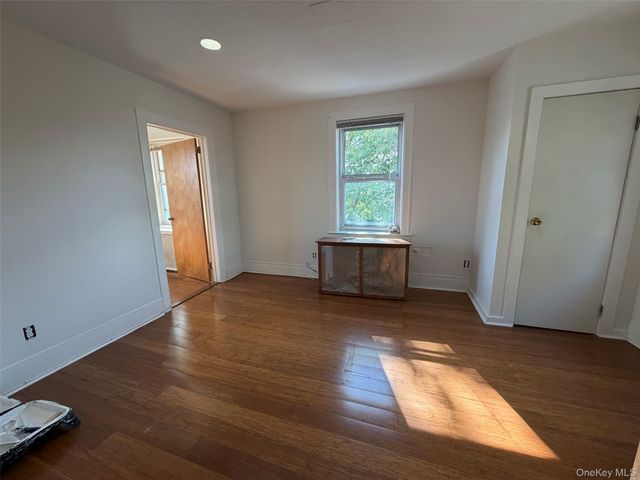 837 White Plains Road 3R, Scarsdale, NY 10583