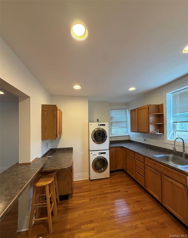 837 White Plains Road 3R, Scarsdale, NY 10583