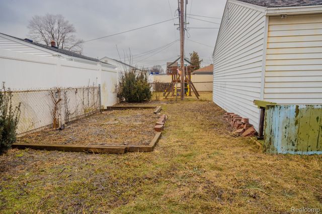 15769 ASTER Avenue, Allen Park, MI 48101