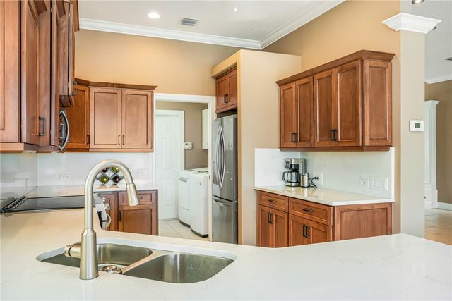 630 Bridgewater Lane SW, Vero Beach, FL 32962