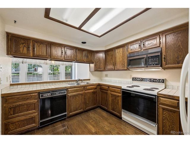 1581 E Nichols Cir, Centennial, CO 80122