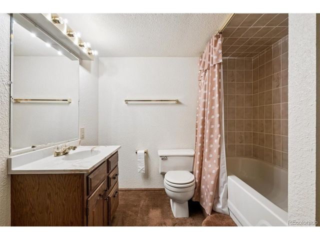 1581 E Nichols Cir, Centennial, CO 80122