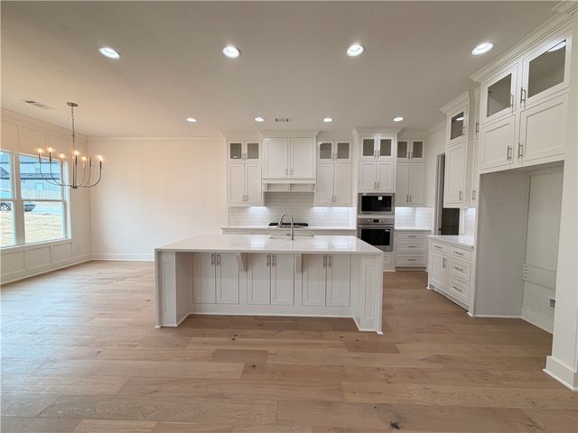 2720 Amaris Avenue, Lowell, AR 72745