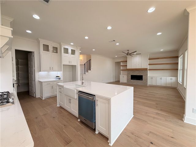 2720 Amaris Avenue, Lowell, AR 72745