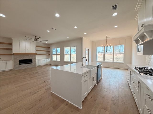 2720 Amaris Avenue, Lowell, AR 72745