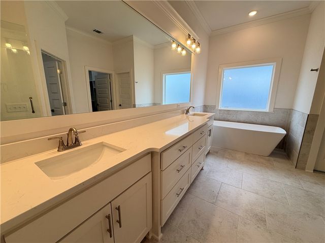 2720 Amaris Avenue, Lowell, AR 72745