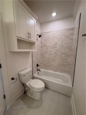 2720 Amaris Avenue, Lowell, AR 72745