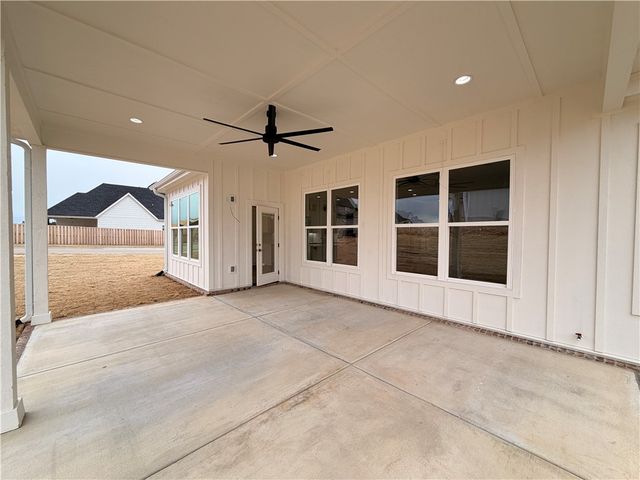 2720 Amaris Avenue, Lowell, AR 72745