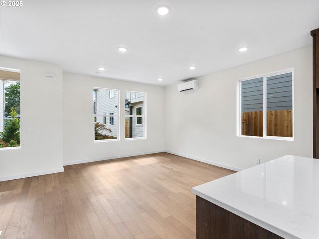 6717 Se Gladstone St, Portland, OR 97206