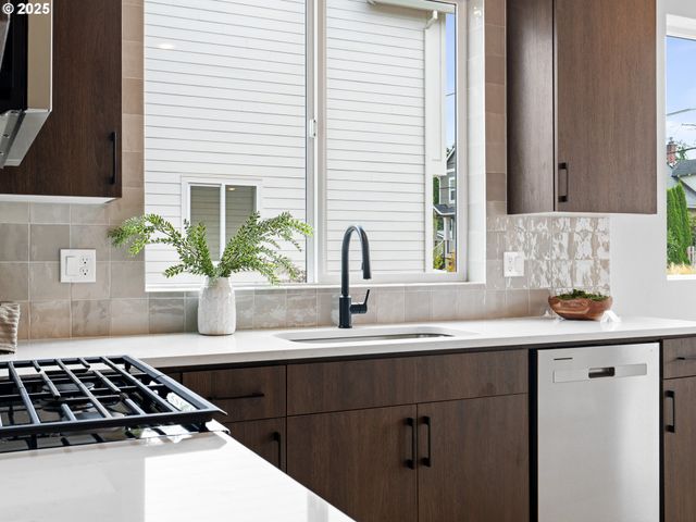 6717 Se Gladstone St, Portland, OR 97206