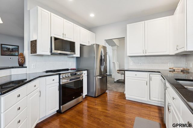 9610 S 28Th Avenue, Bellevue, NE 68147