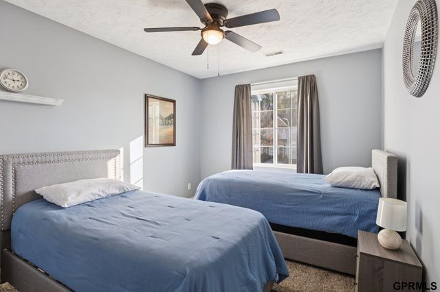 9610 S 28Th Avenue, Bellevue, NE 68147