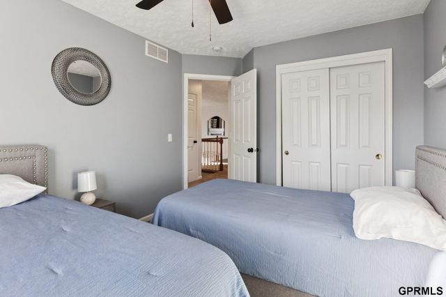 9610 S 28Th Avenue, Bellevue, NE 68147