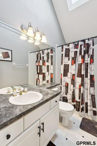 9610 S 28Th Avenue, Bellevue, NE 68147