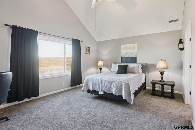 9610 S 28Th Avenue, Bellevue, NE 68147