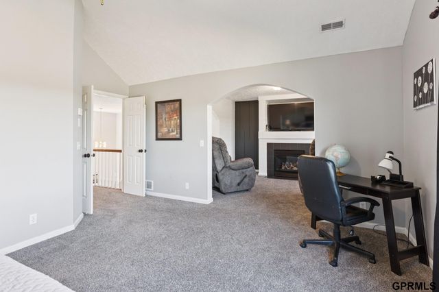 9610 S 28Th Avenue, Bellevue, NE 68147