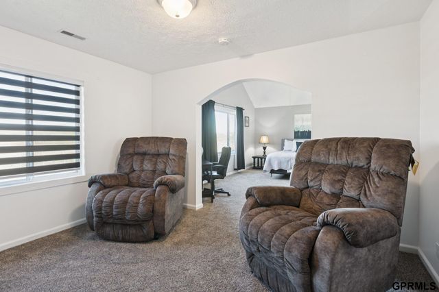 9610 S 28Th Avenue, Bellevue, NE 68147