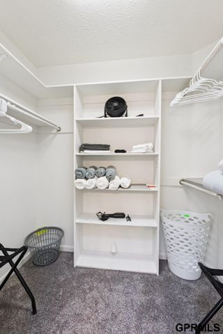 9610 S 28Th Avenue, Bellevue, NE 68147