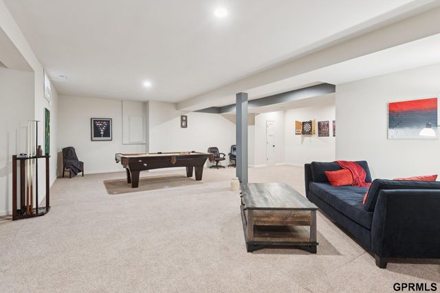 9610 S 28Th Avenue, Bellevue, NE 68147