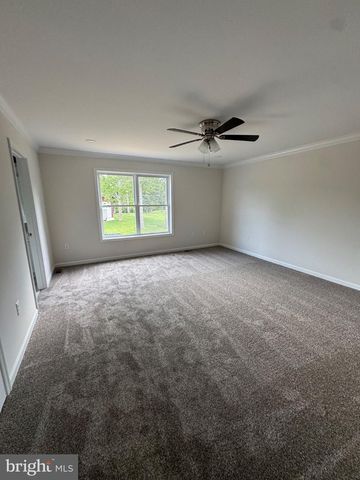 8 S LOCUST LN, Mechanicsburg, PA 17050