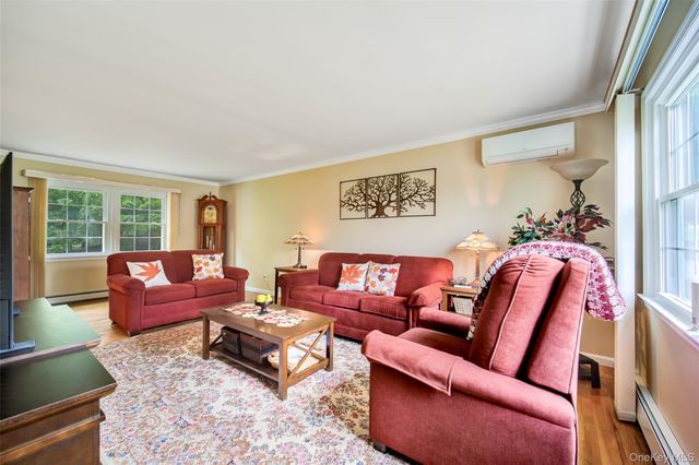 1 Tanglewood Lane, Poughkeepsie, NY 12603