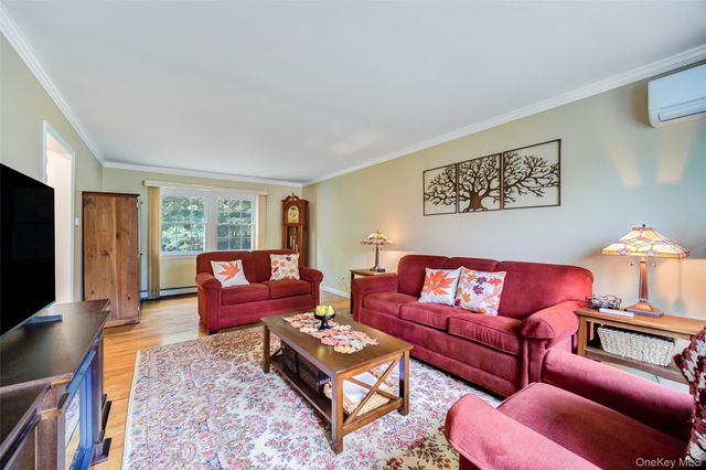 1 Tanglewood Lane, Poughkeepsie, NY 12603