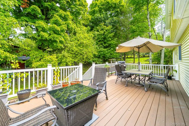 1 Tanglewood Lane, Poughkeepsie, NY 12603