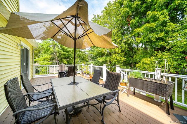 1 Tanglewood Lane, Poughkeepsie, NY 12603