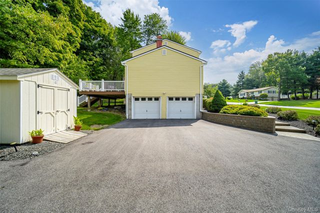 1 Tanglewood Lane, Poughkeepsie, NY 12603