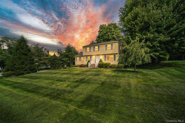 1 Tanglewood Lane, Poughkeepsie, NY 12603