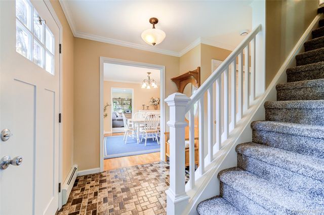 1 Tanglewood Lane, Poughkeepsie, NY 12603